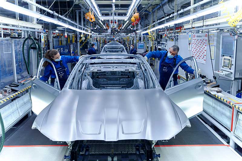 Beindult az ikonikus sportautó gyártása a BMW Group müncheni üzemében